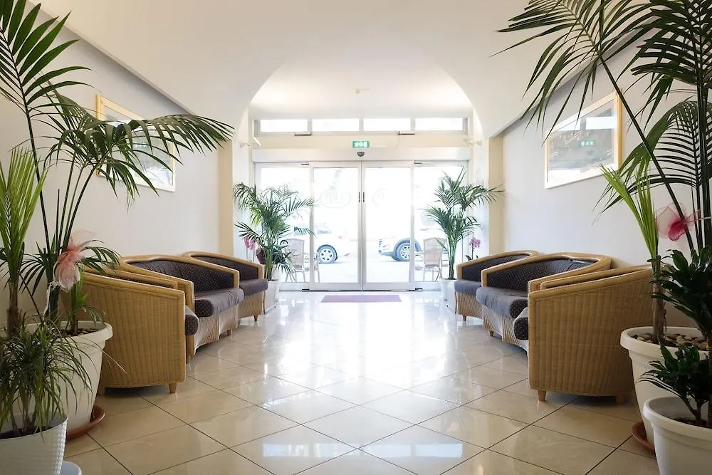 Hotel St Pierre Rímini