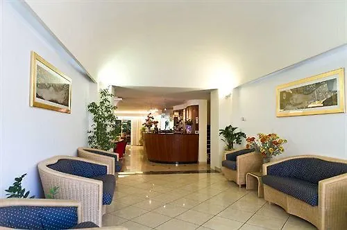 Hotel St Pierre Rímini
