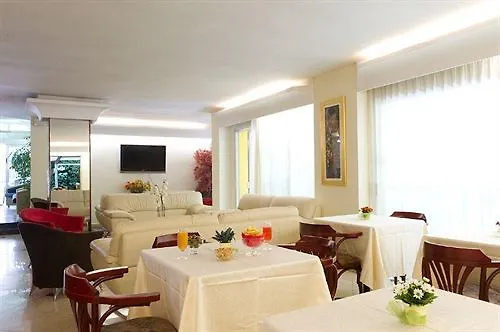 Hotel St Pierre Rímini