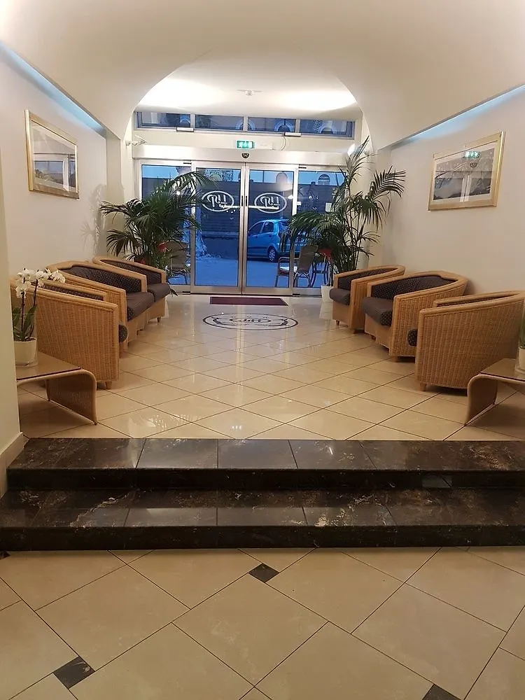 Hotel St Pierre Rímini