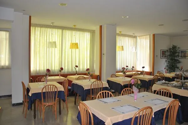 Hotel St Pierre Rímini